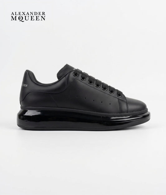 Alexander McQueen Oversized sneakers - black